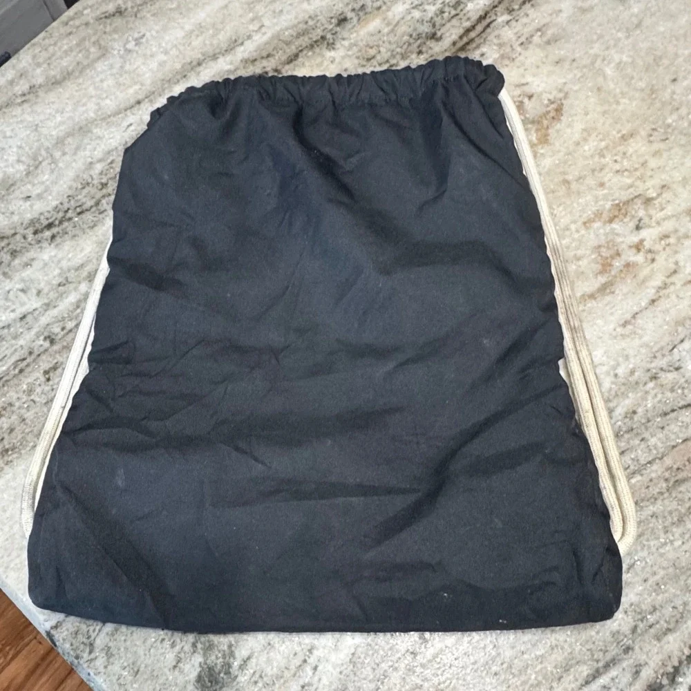 Nike Drawstring Bag Unisex Black White Logo Blokcore Sporty Gym Sackpack